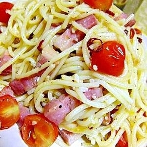 トマトとベーコンのペペロンチーノ